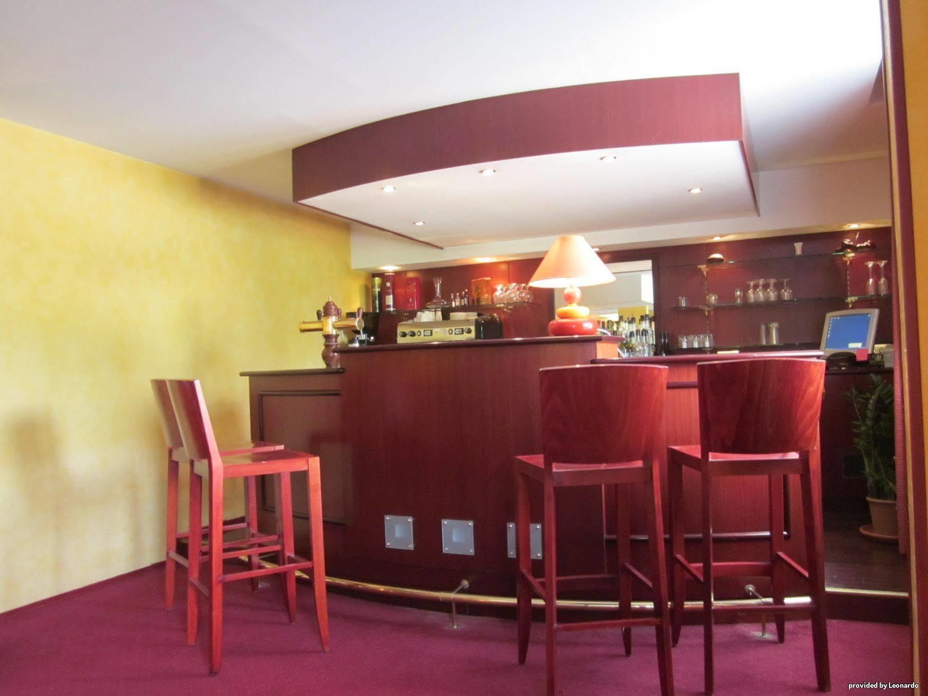 Kyriad Tours - Joué-lés-Tours Restaurant foto